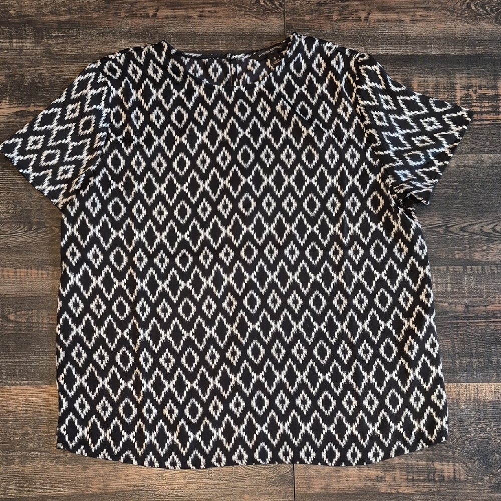 Banana Republic Monochrome Geometric Blouse